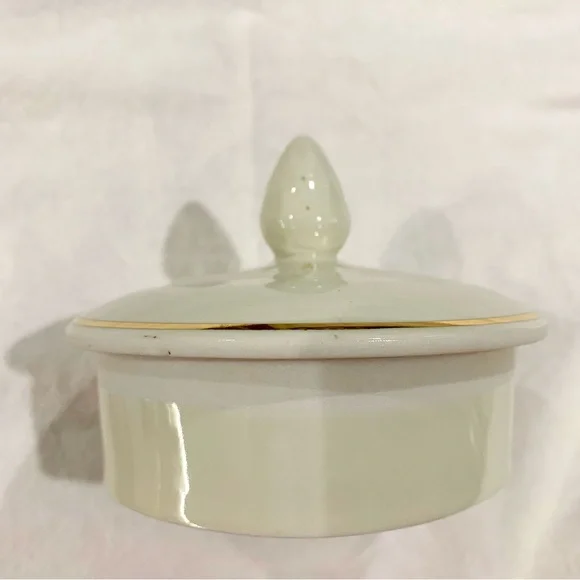 Vintage Hall’s Superior Autumn Leaf 8 Cup Coffee Pot & Lid - Picture 15 of 16